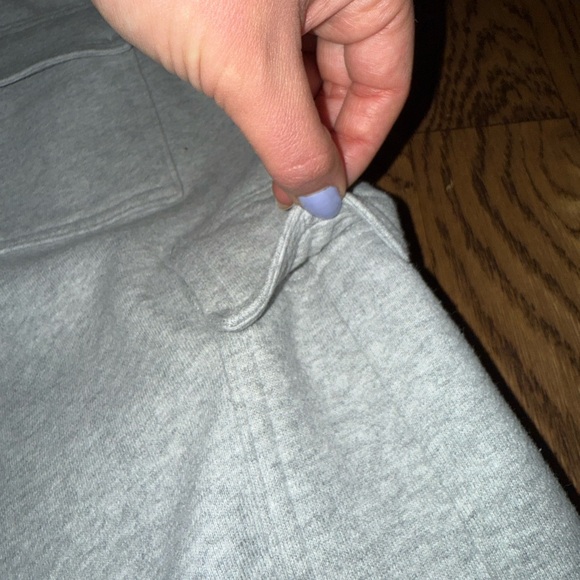 Aritzia TNA Cozy Fleece Mega Cargo Sweatpants Heather Chrome | Size Small - Picture 7 of 7